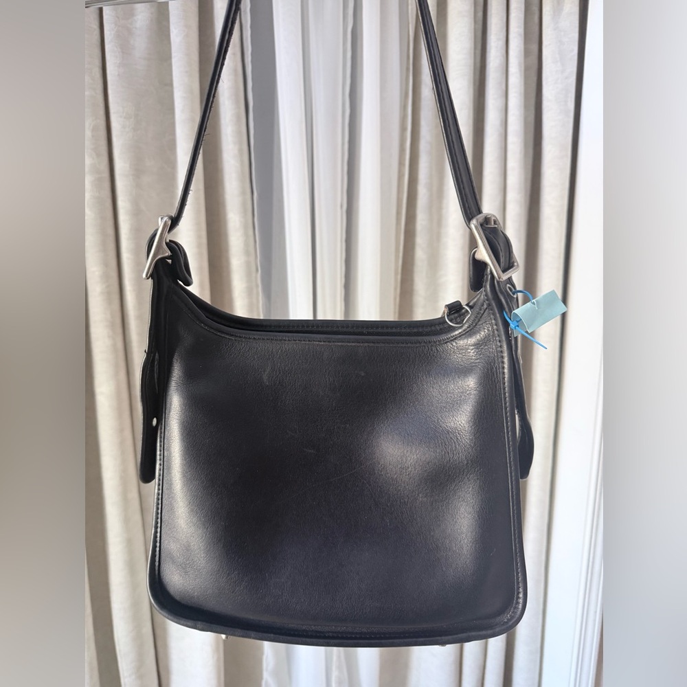 Vintage Authentic Coach Black Leather Shoulder Bag